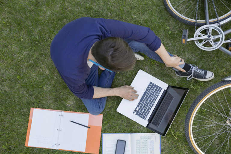 Universitarios crean plataforma de apoyo al empleo para personas con discapacidad